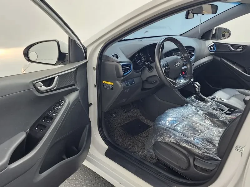 Hyundai Ioniq I PLUS, снимка 10 - Автомобили и джипове - 56304293