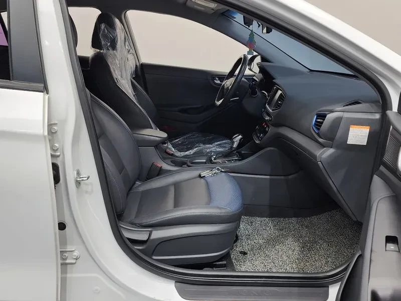 Hyundai Ioniq I PLUS, снимка 11 - Автомобили и джипове - 56304293