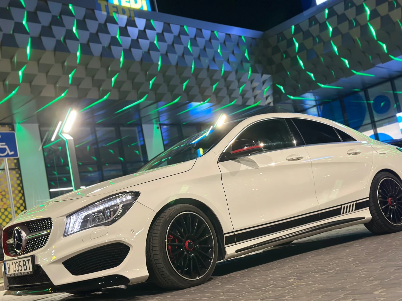 Mercedes-Benz CLA 180 1.8 - изображение 4