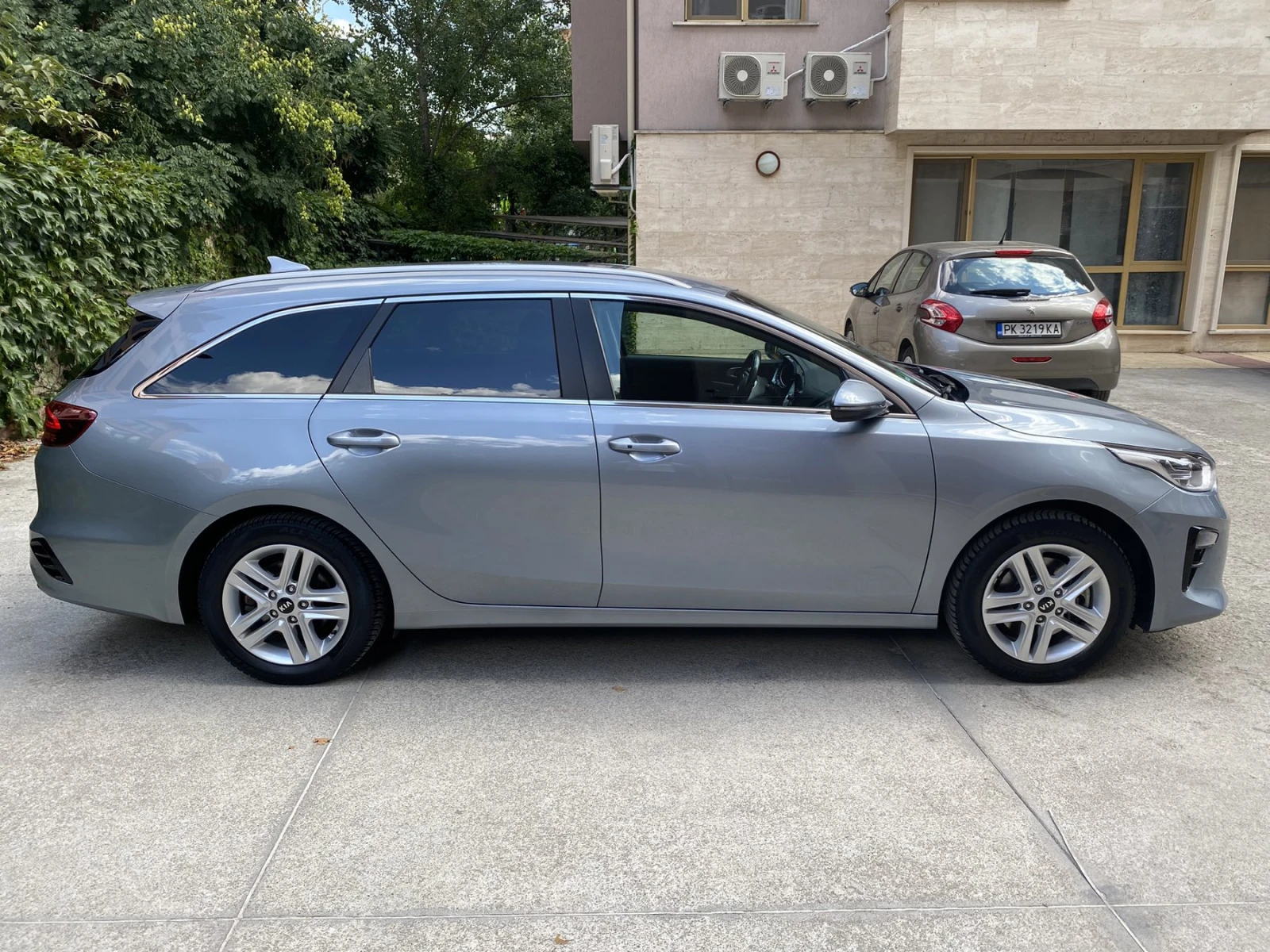 Kia Ceed 1.6 CRDi/MHEV/DCT7/Dynamic Plus Line  - изображение 4