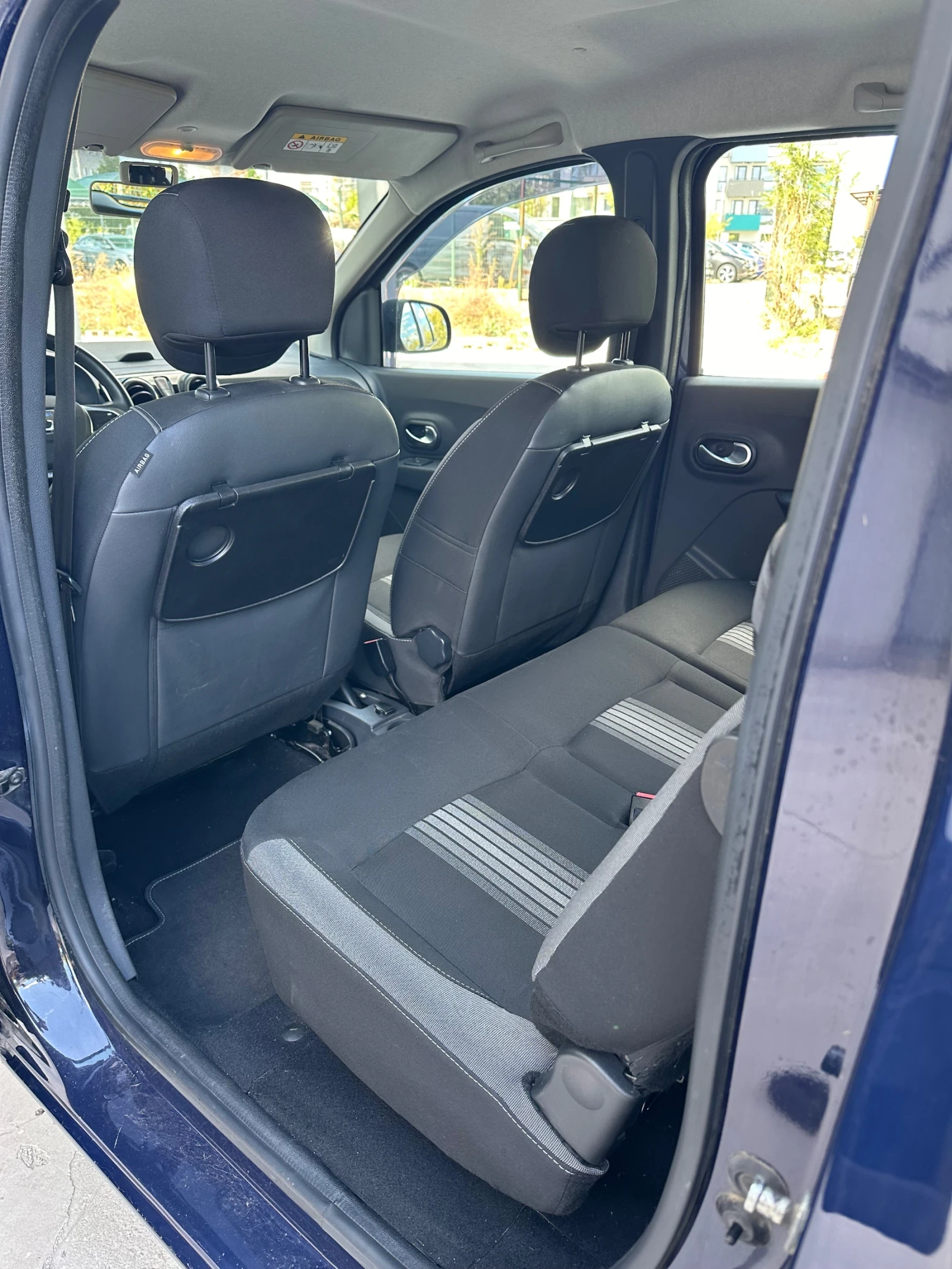 Dacia Lodgy 6+ 1 1.6i ГАЗ Stepway - изображение 5