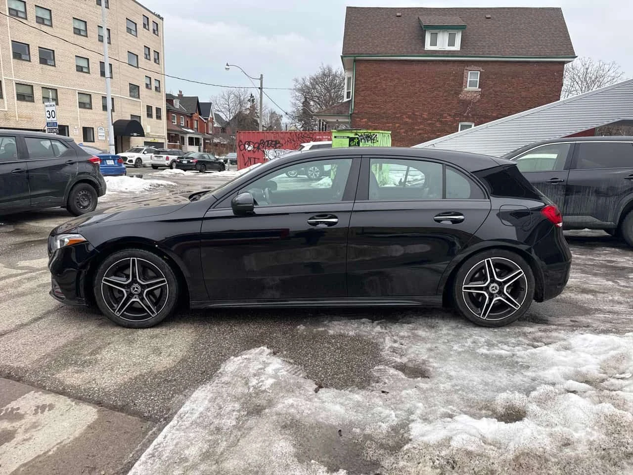 Mercedes-Benz A 250 * ПОДГРЕВ* PANO* KEYLESS*  - изображение 2