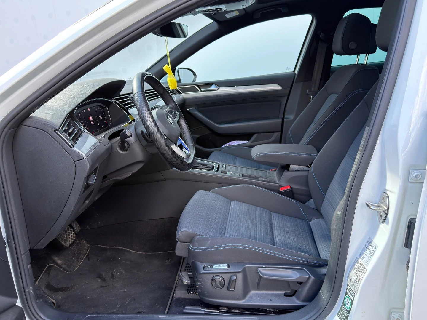 VW Passat, снимка 6 - Автомобили и джипове - 54299676