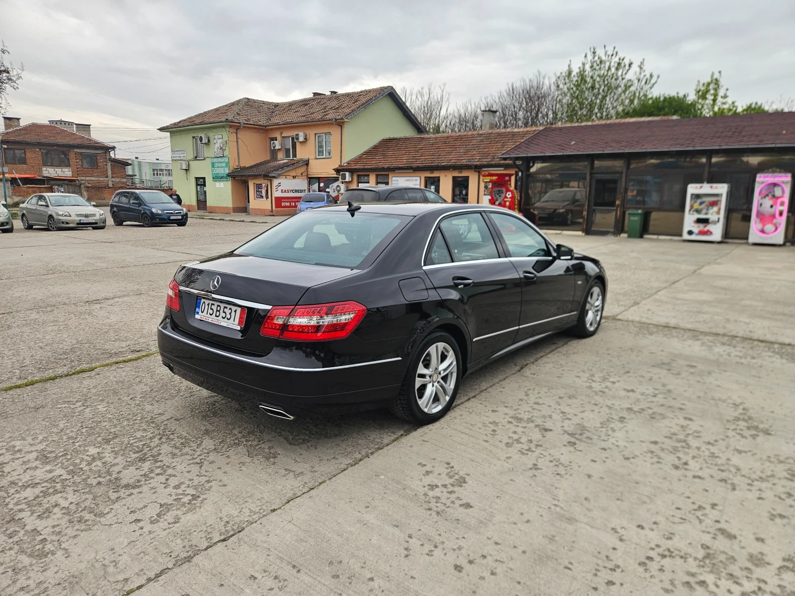 Mercedes-Benz E 300, снимка 6 - Автомобили и джипове - 54221344
