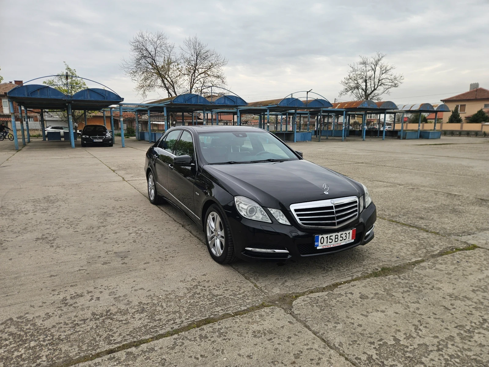 Mercedes-Benz E 300, снимка 9 - Автомобили и джипове - 54221344