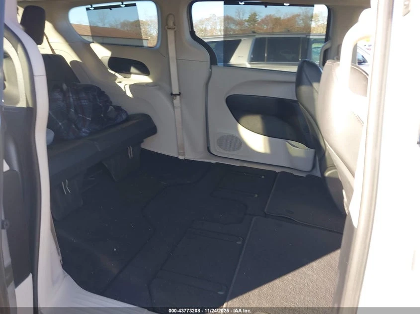 Chrysler Pacifica 3.6l Touring L, снимка 8 - Автомобили и джипове - 54247776