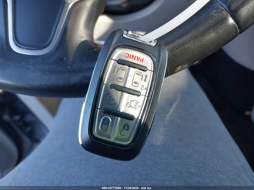 Chrysler Pacifica 3.6l Touring L, снимка 11 - Автомобили и джипове - 54247776