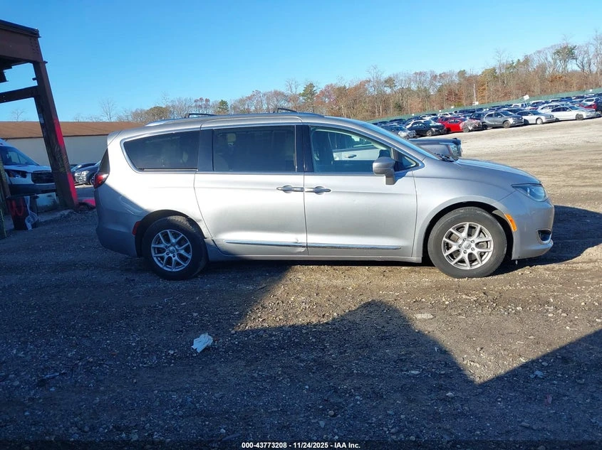 Chrysler Pacifica 3.6l Touring L, снимка 13 - Автомобили и джипове - 54247776