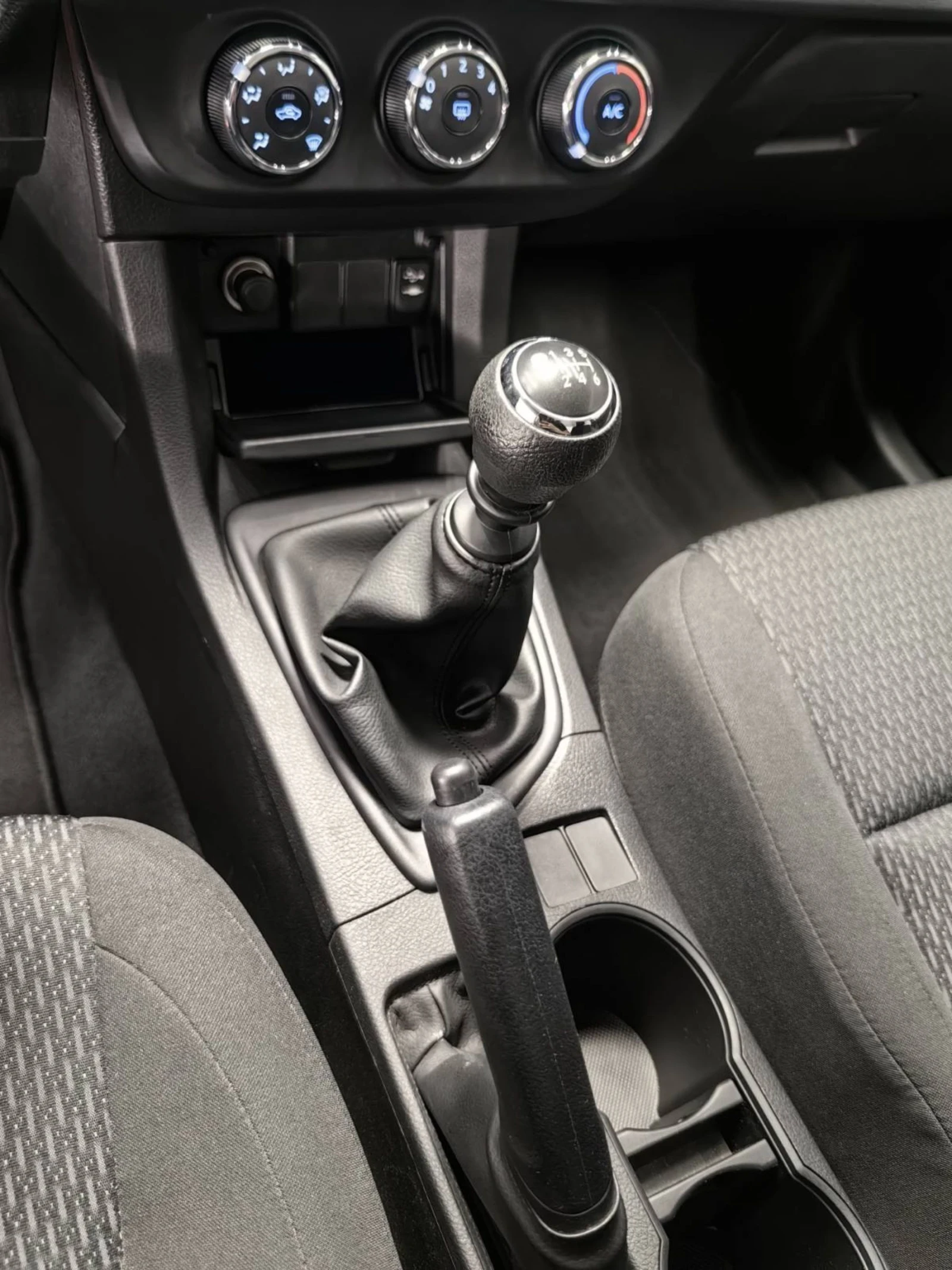 Toyota Corolla 1.6* VVT-I* 18 000KM* ��������* �����* ����� ���� | Mobile.bg � ����������� 12