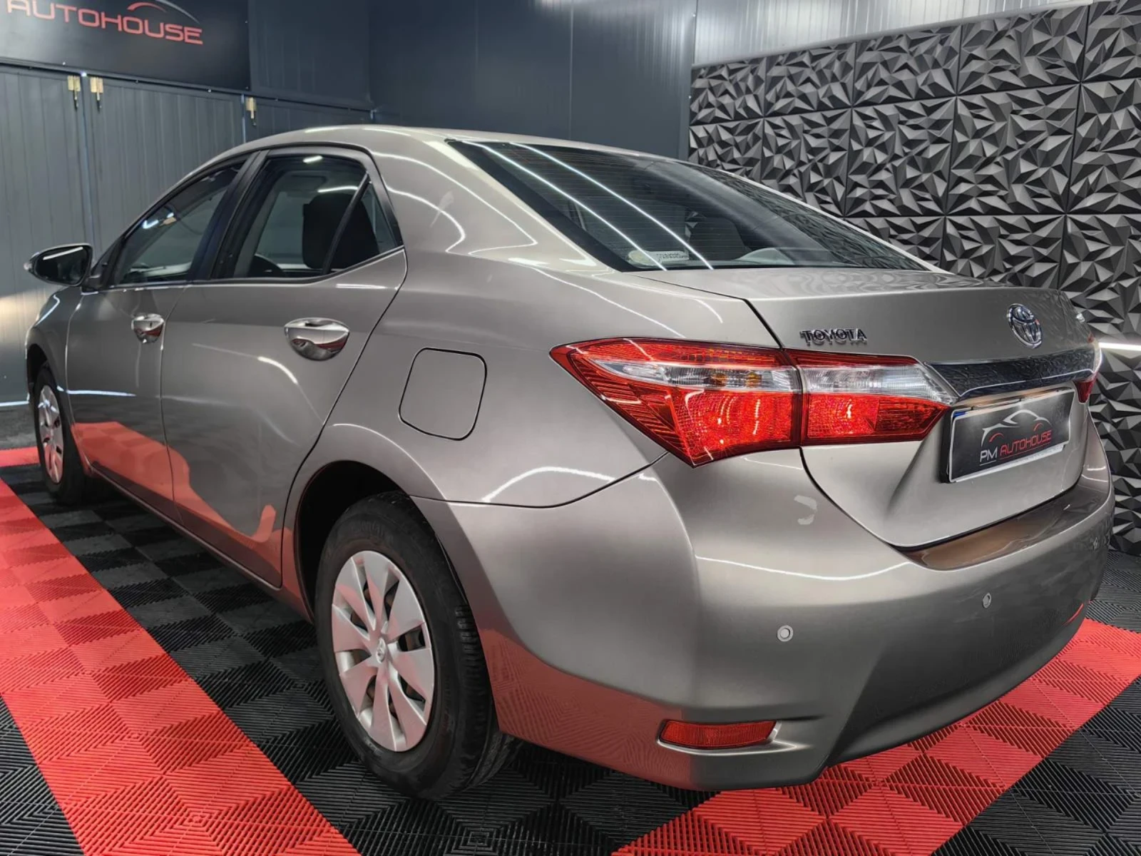 Toyota Corolla 1.6* VVT-I* 18 000KM* ��������* �����* ����� ���� | Mobile.bg � ����������� 3