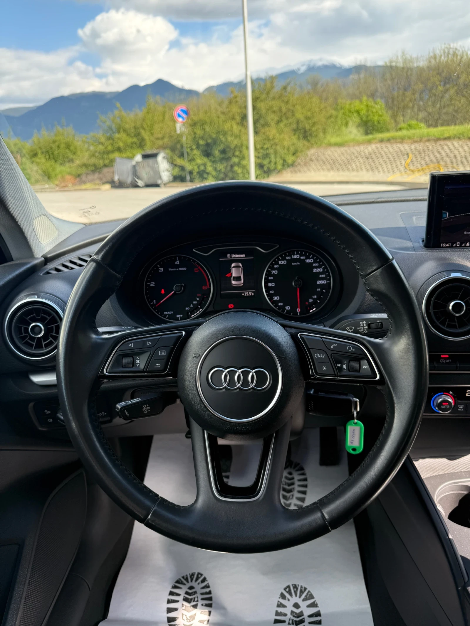 Audi A3 1.6 TDI/FACELIFT, снимка 10 - Автомобили и джипове - 54302594