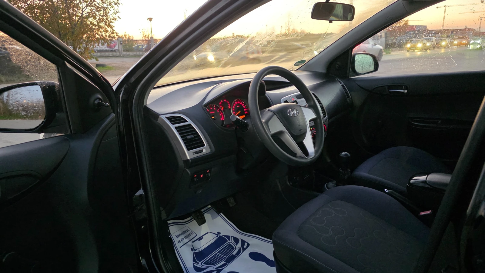 Hyundai I20 1.3i/80hp-АГУ, снимка 8 - Автомобили и джипове - 54392599