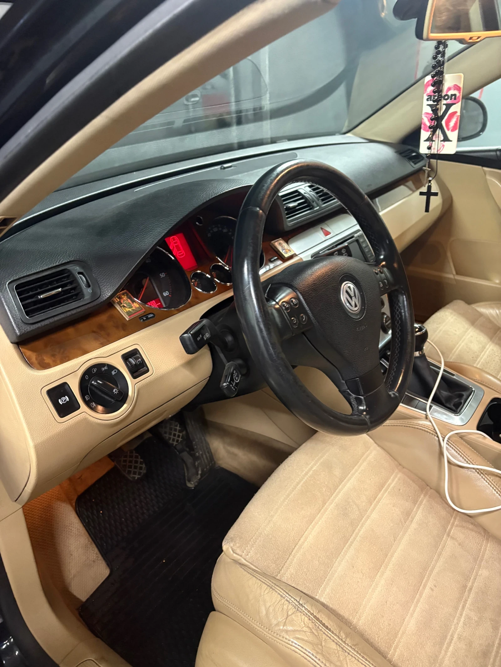 VW Passat, снимка 10 - Автомобили и джипове - 54664167