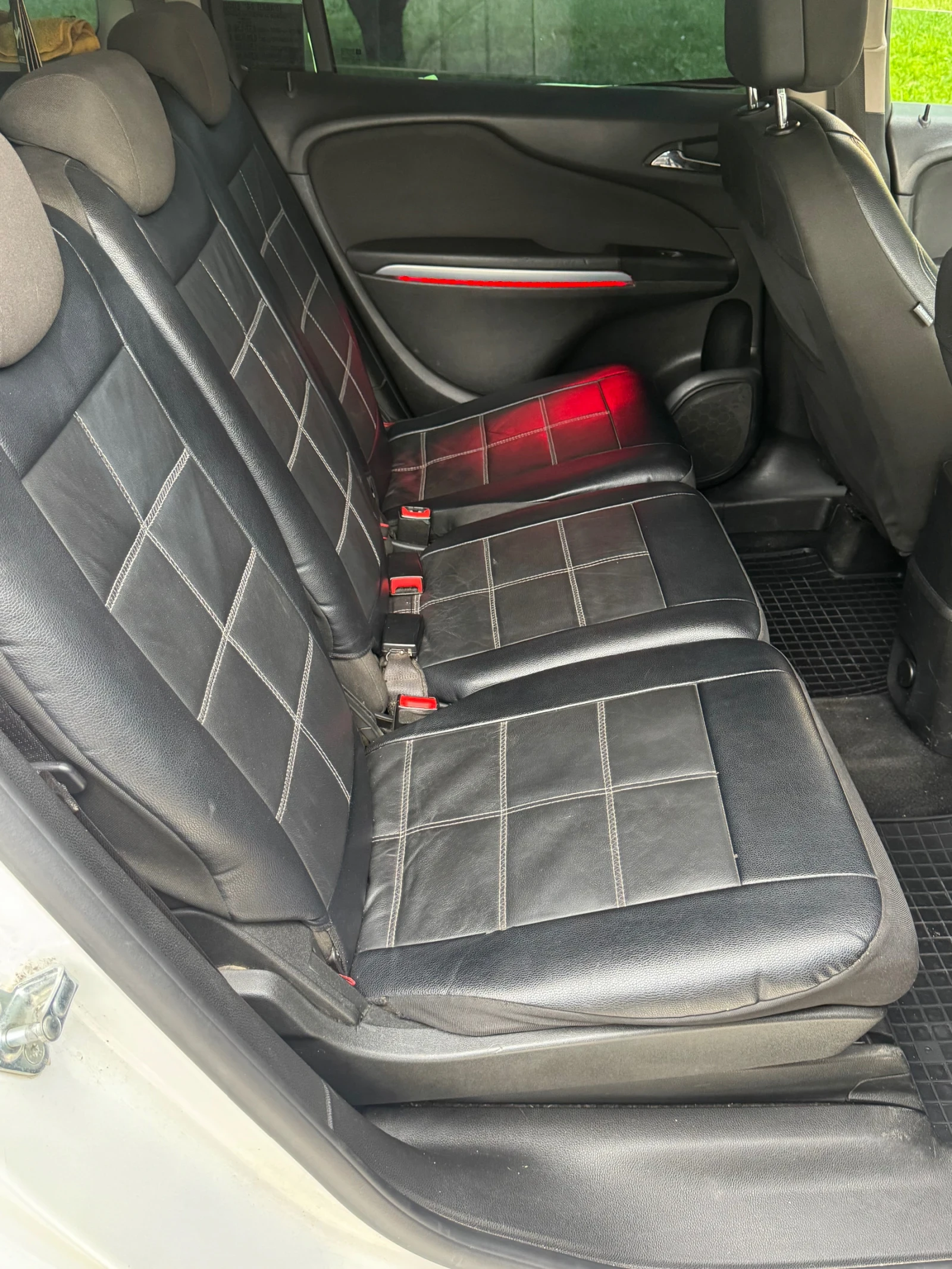 Opel Zafira 1.6 ecoM (6+ 1), снимка 8 - Автомобили и джипове - 54704955