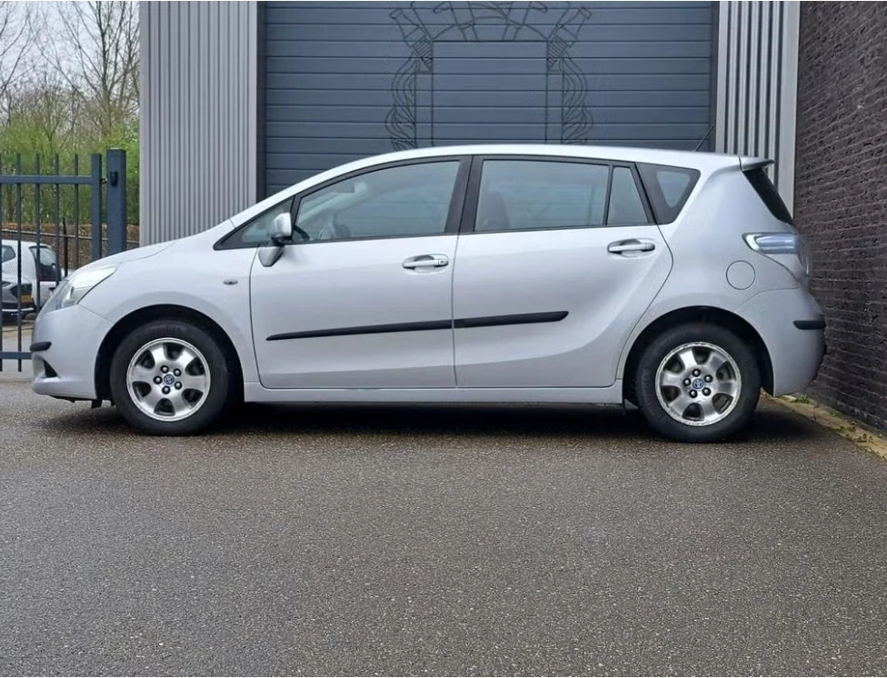 Toyota Verso 1.8 valvematic , снимка 3 - Автомобили и джипове - 55062183
