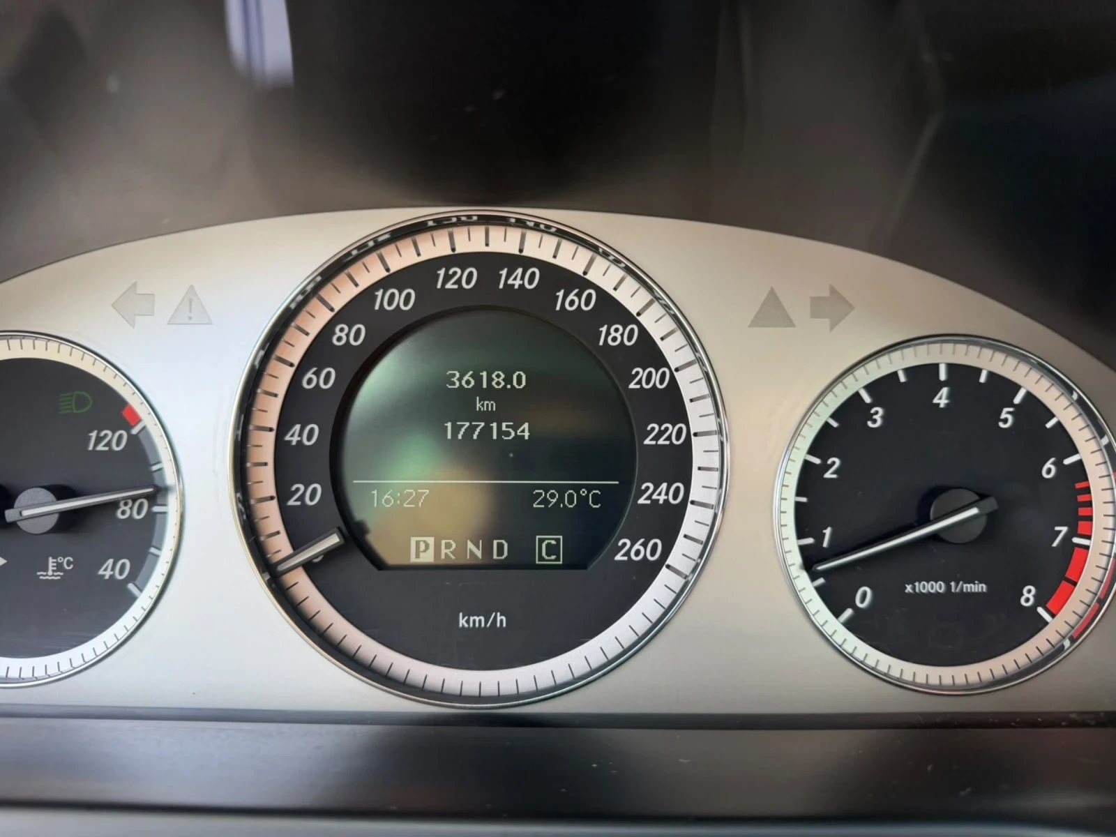 Mercedes-Benz C 350 AVANTGARDE+ ПАНОРАМА + ГАЗ, снимка 14 - Автомобили и джипове - 55397749