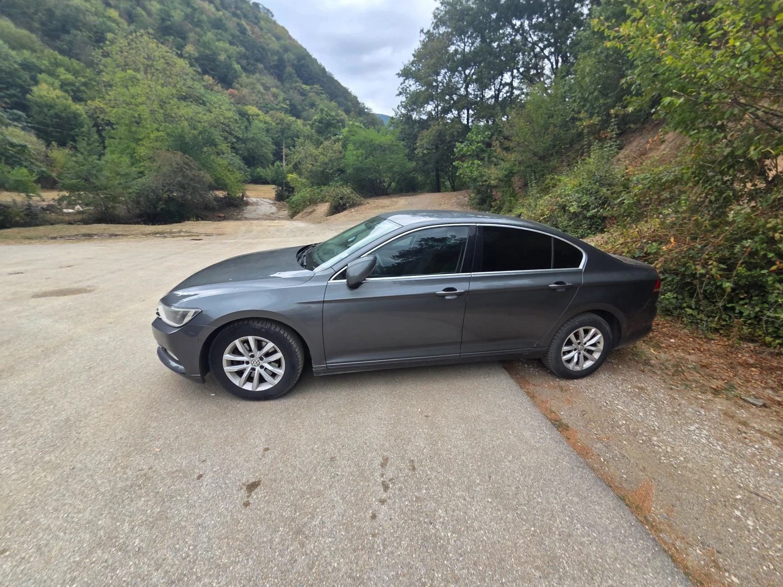 VW Passat, снимка 2 - Автомобили и джипове - 55901333