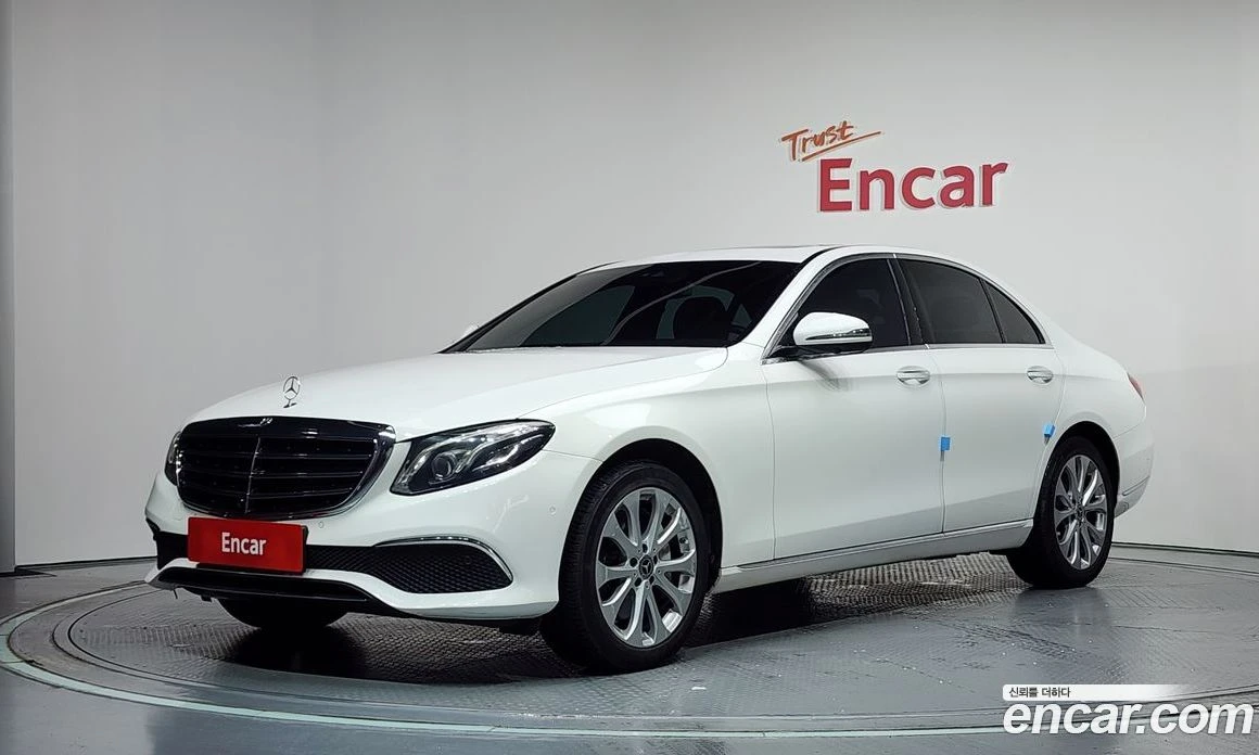 Mercedes-Benz E 300 E300 4MATIC Exclusive Standard
