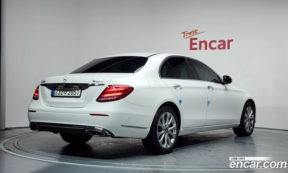Mercedes-Benz E 300 E300 4MATIC Exclusive Standard, снимка 2 - Автомобили и джипове - 56122914