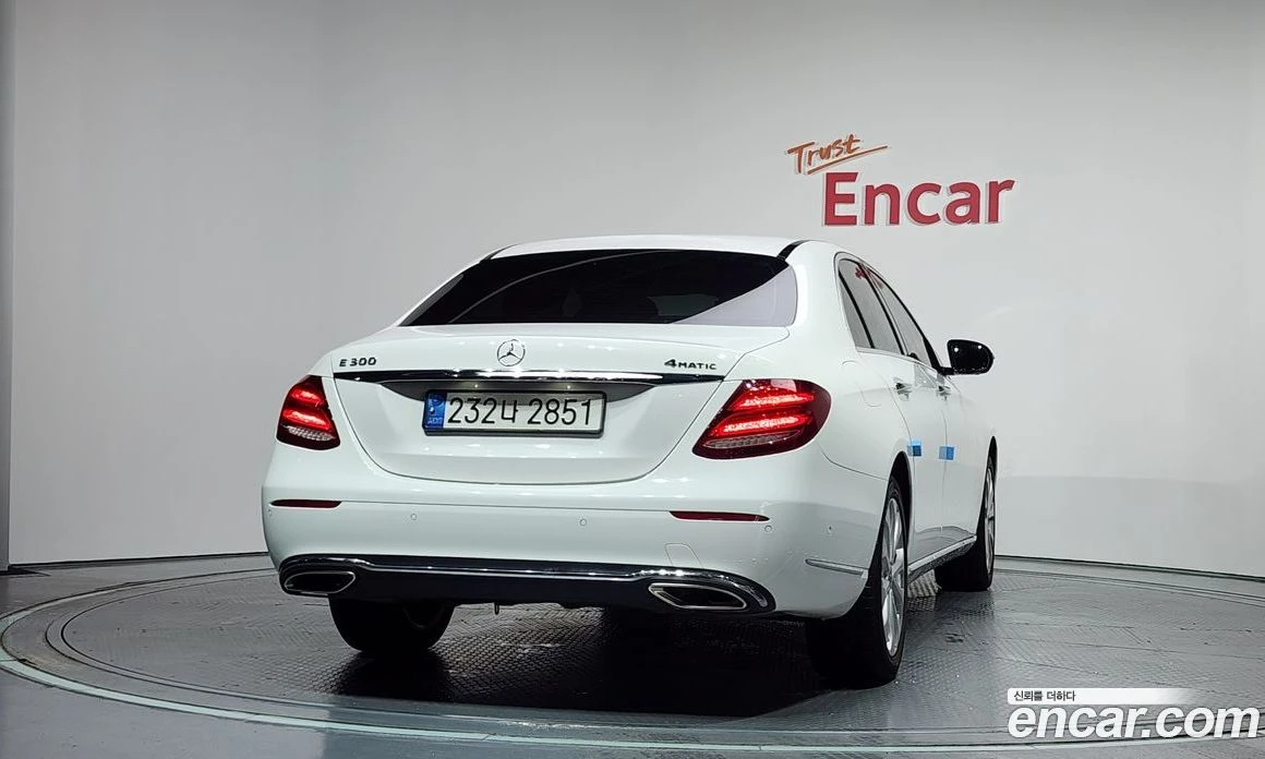 Mercedes-Benz E 300 E300 4MATIC Exclusive Standard, снимка 4 - Автомобили и джипове - 56122914