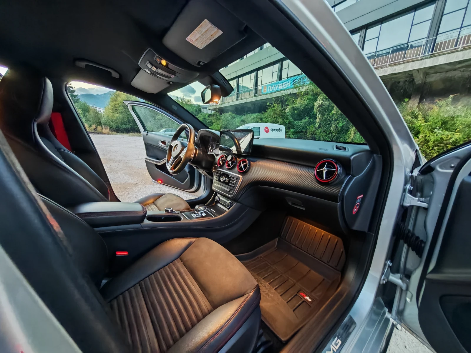 Mercedes-Benz A45 AMG, снимка 12 - Автомобили и джипове - 56247730