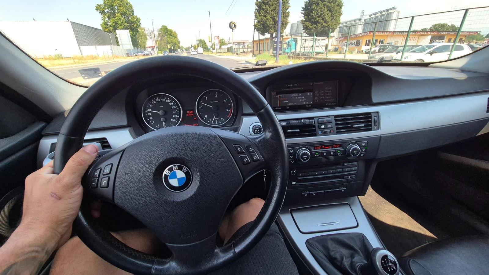 BMW 320, снимка 4 - Автомобили и джипове - 56555616