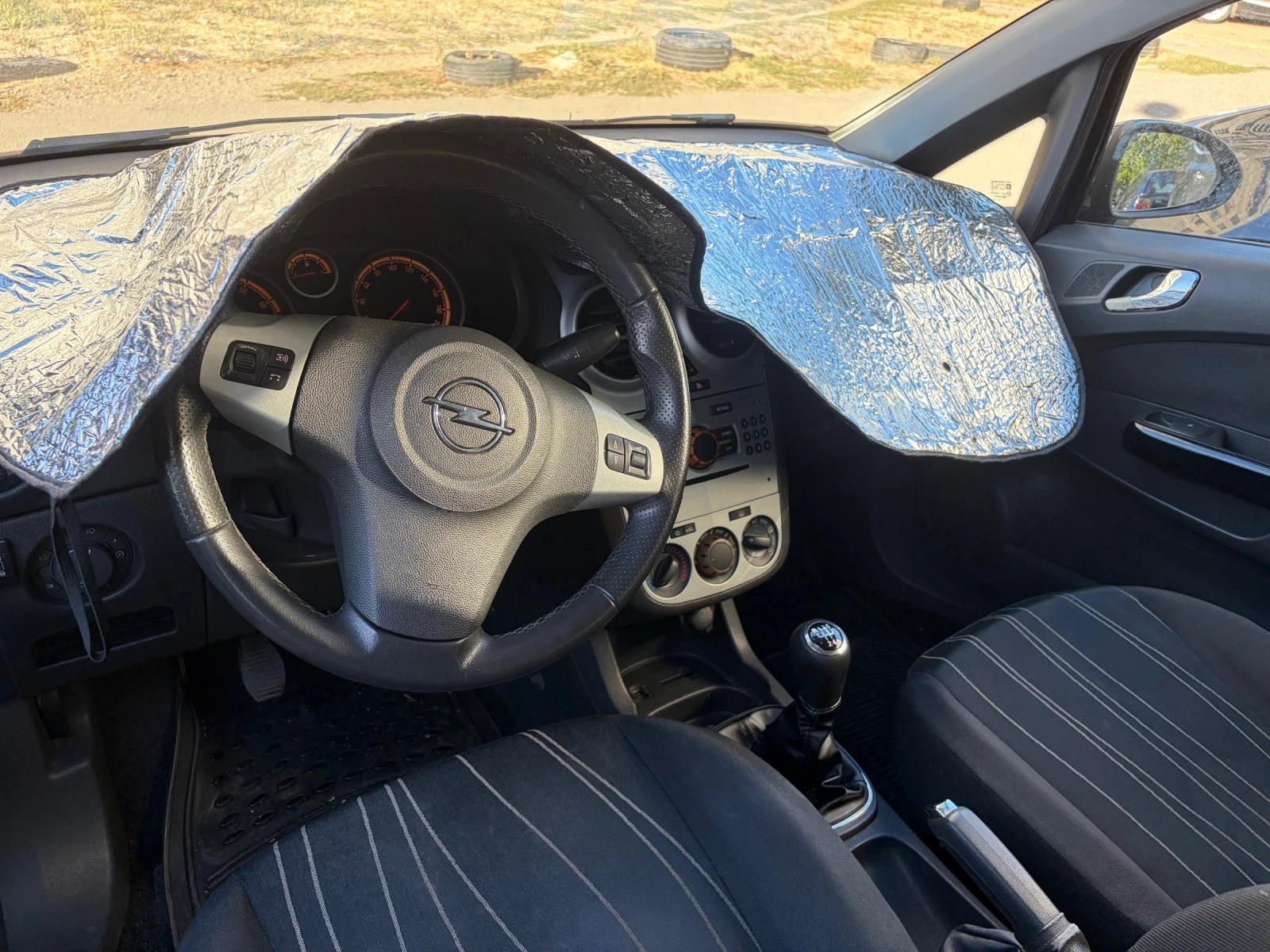 Opel Corsa, снимка 2 - Автомобили и джипове - 56582113