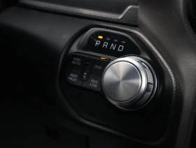Dodge RAM 1500 5.7 HEMI V8/Crew Cab Long/4WD/Камера/Подгрев, снимка 10
