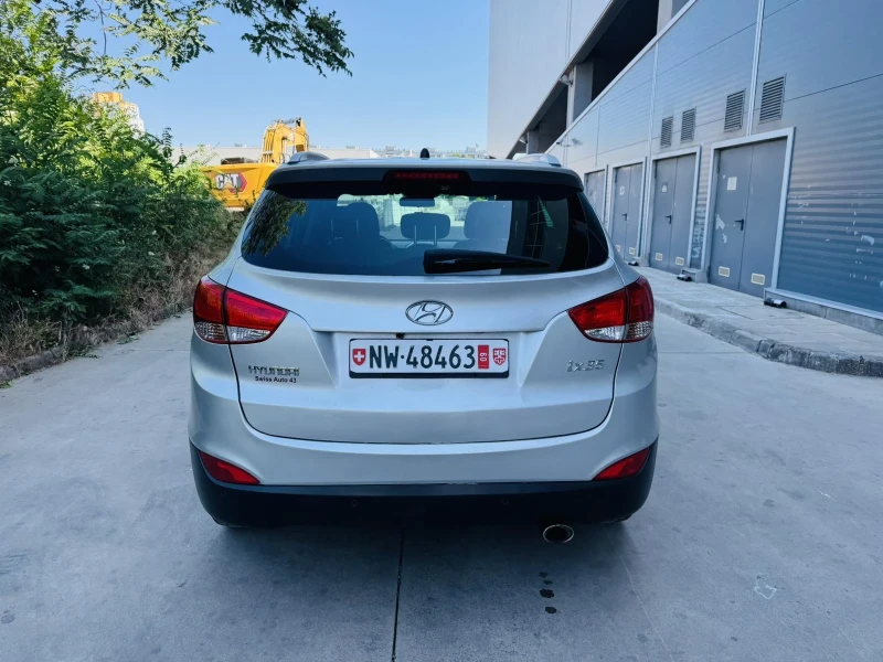 Hyundai IX35 2.0i Automat 4x4, снимка 7 - Автомобили и джипове - 50888969