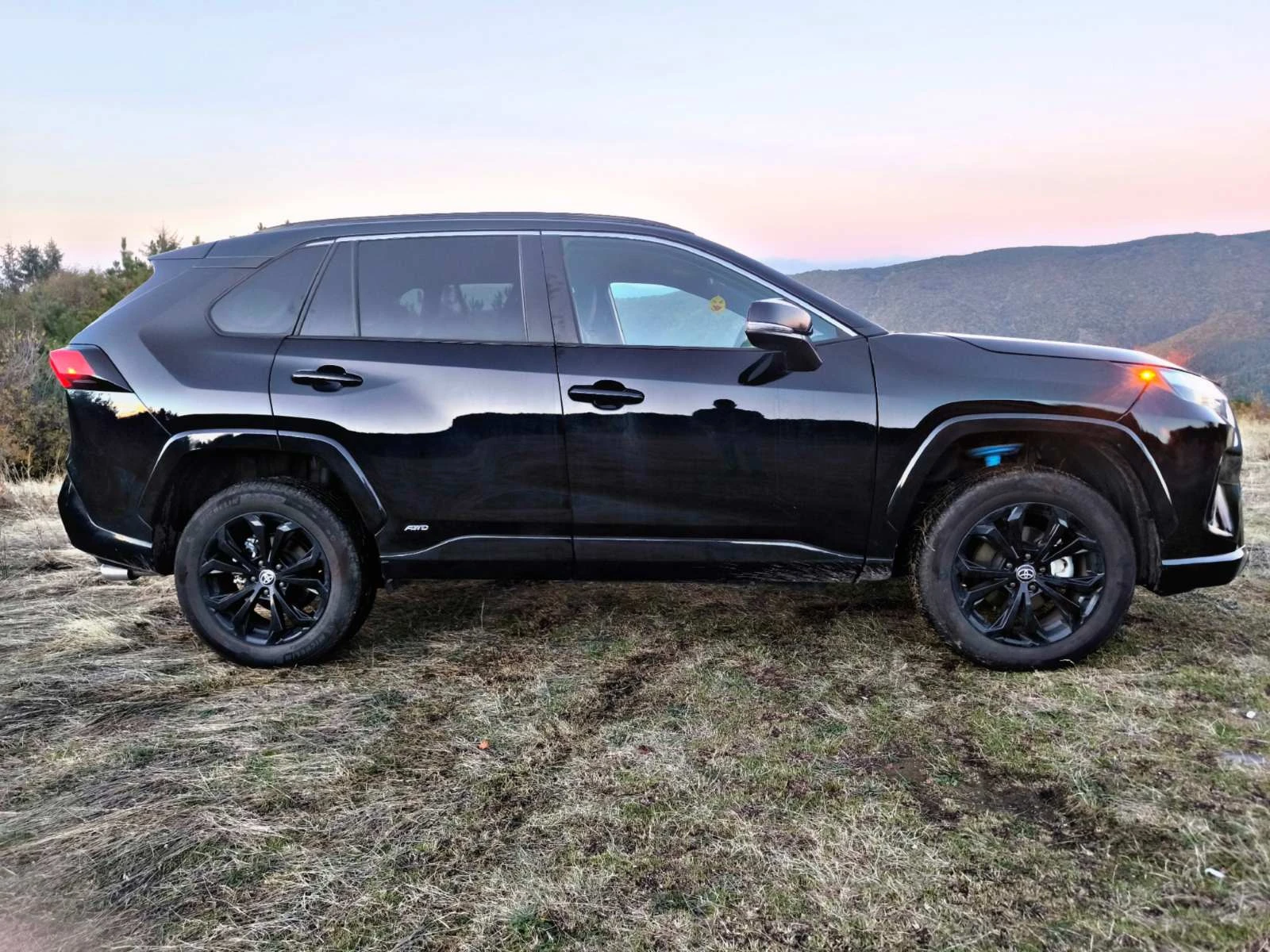 Toyota Rav4 HYBRID * Sport Edition * Лизинг - изображение 5
