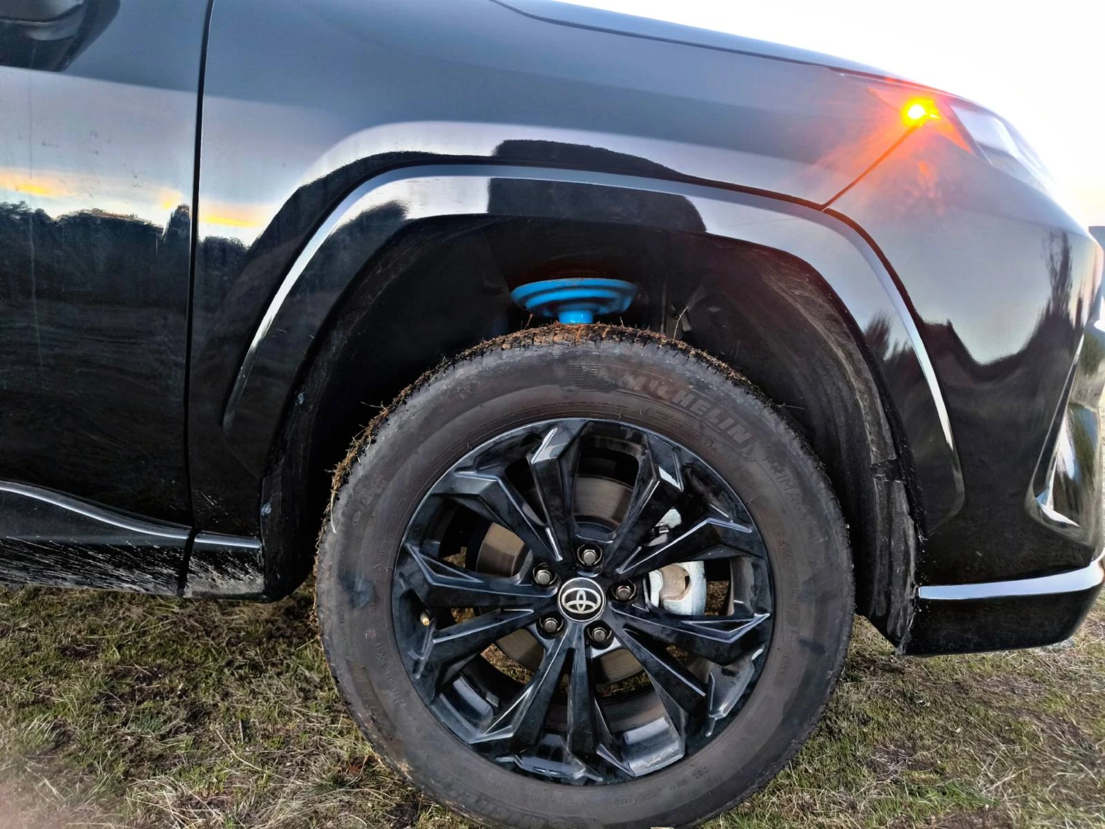 Toyota Rav4 HYBRID * Sport Edition * Лизинг - изображение 8