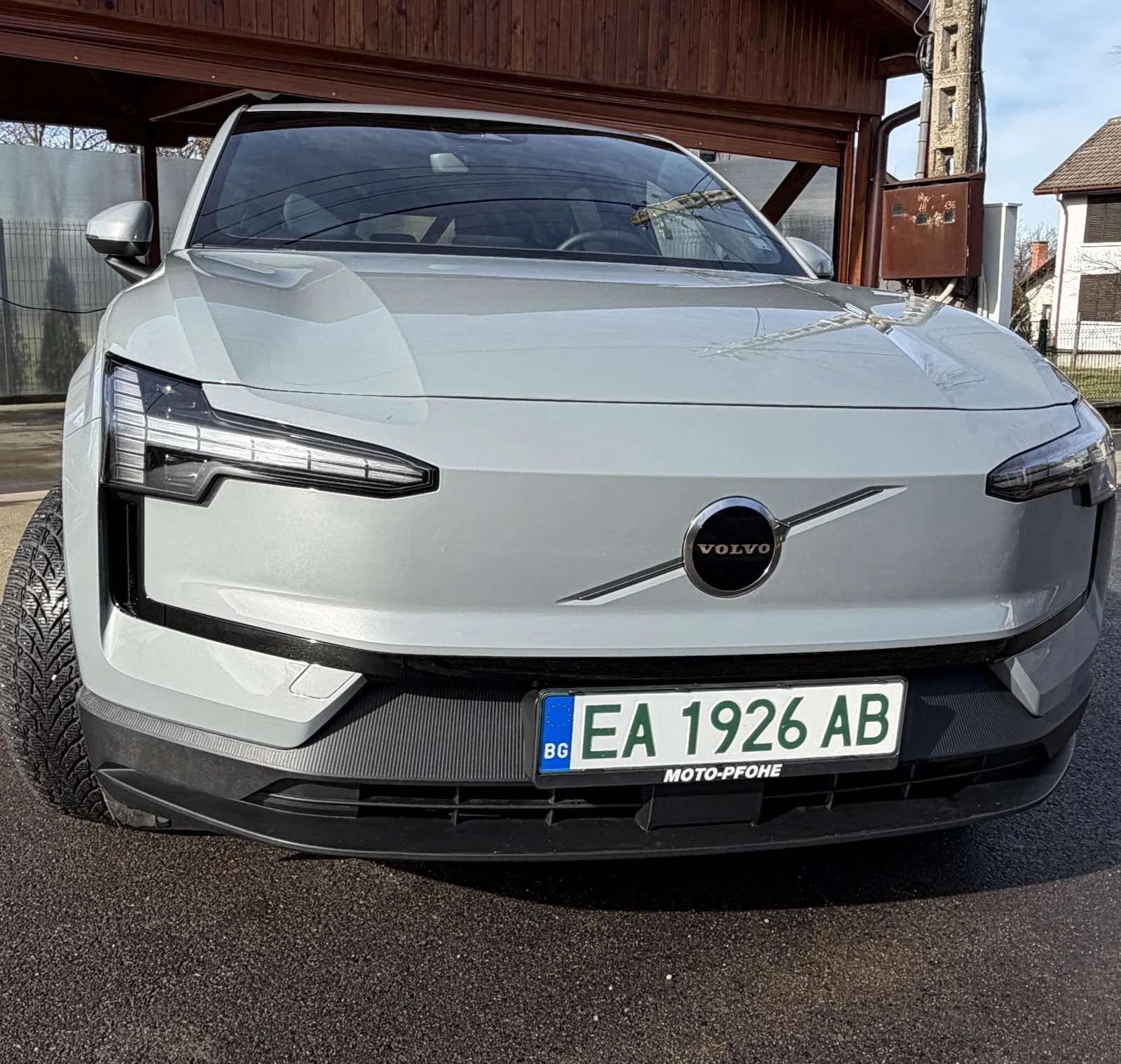 Volvo EX30 SUV Core E40 Single AT1 RWD - изображение 2