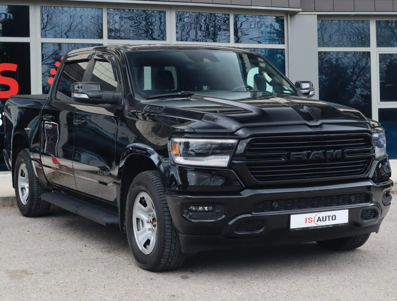 Dodge RAM 1500 5.7 HEMI V8/Crew Cab Long/4WD/Камера/Подгрев, снимка 3 - Автомобили и джипове - 54000428
