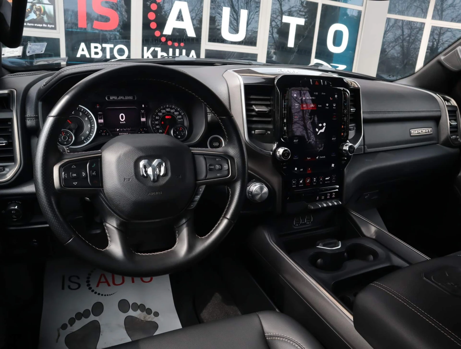 Dodge RAM 1500 5.7 HEMI V8/Crew Cab Long/4WD/Камера/Подгрев, снимка 7 - Автомобили и джипове - 54000428