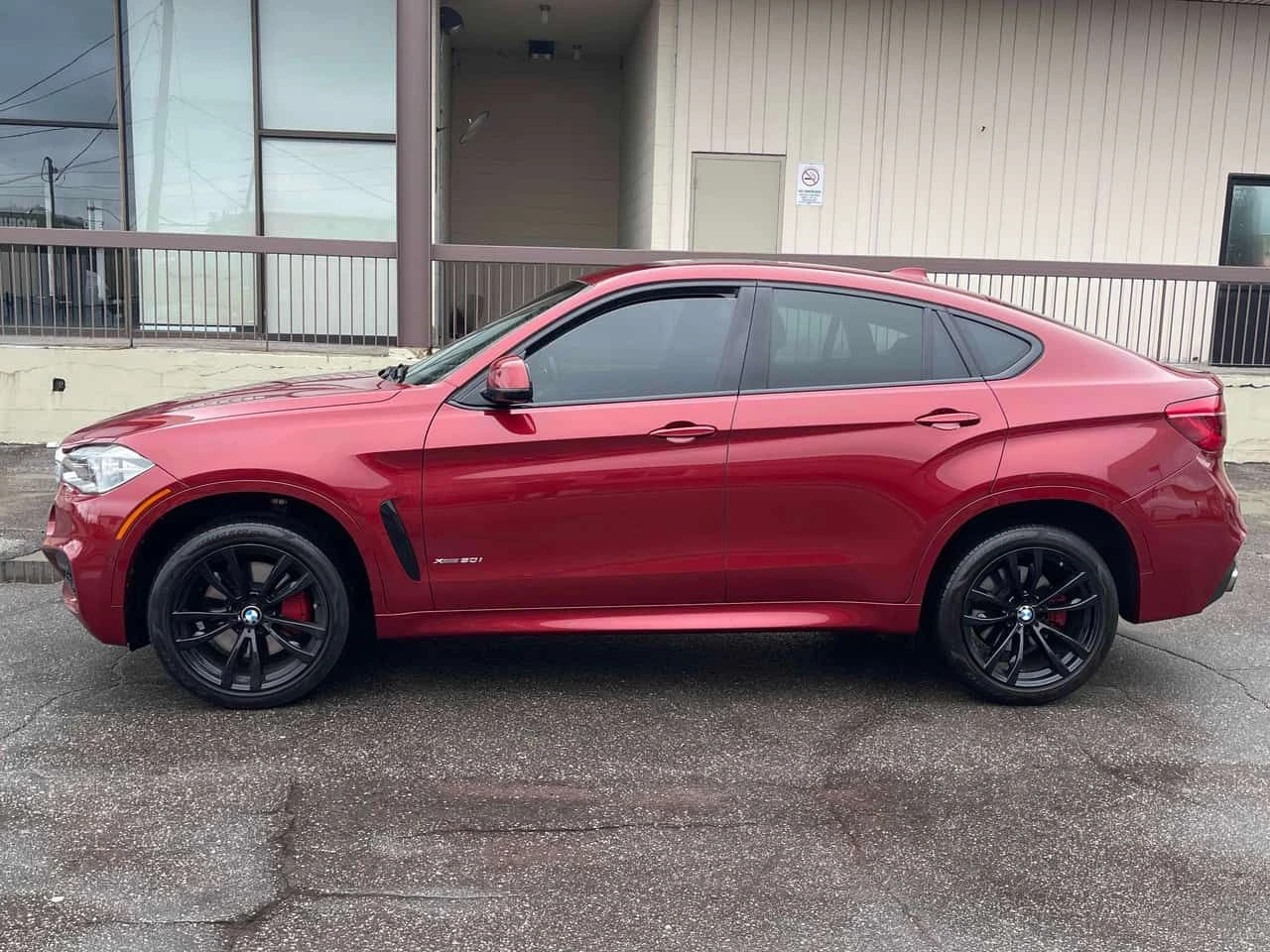BMW X6  xDrive50i * HEAD-UP * ОБДУХВАНЕ * ЩОРИ * 360 * , снимка 2 - Автомобили и джипове - 54383724