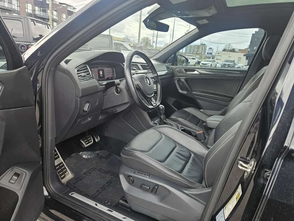 VW Tiguan Highline| ПОДГРЕВ| ПАНОРАМА| CARFAX, снимка 9 - Автомобили и джипове - 54919186