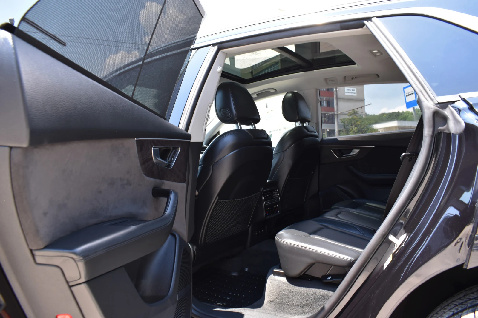 Audi Q8 BANG&OLUFSEN* ОБДУХ* МАСАЖ* LINE* DISSTRONIC* MATR, снимка 10 - Автомобили и джипове - 55122778