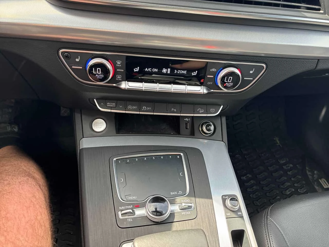 Audi Q5 * PROGRESSIV * CARFAX * БЕЗ ПЪРВОНАЧАЛНА ВНОСКА, снимка 11 - Автомобили и джипове - 55645682