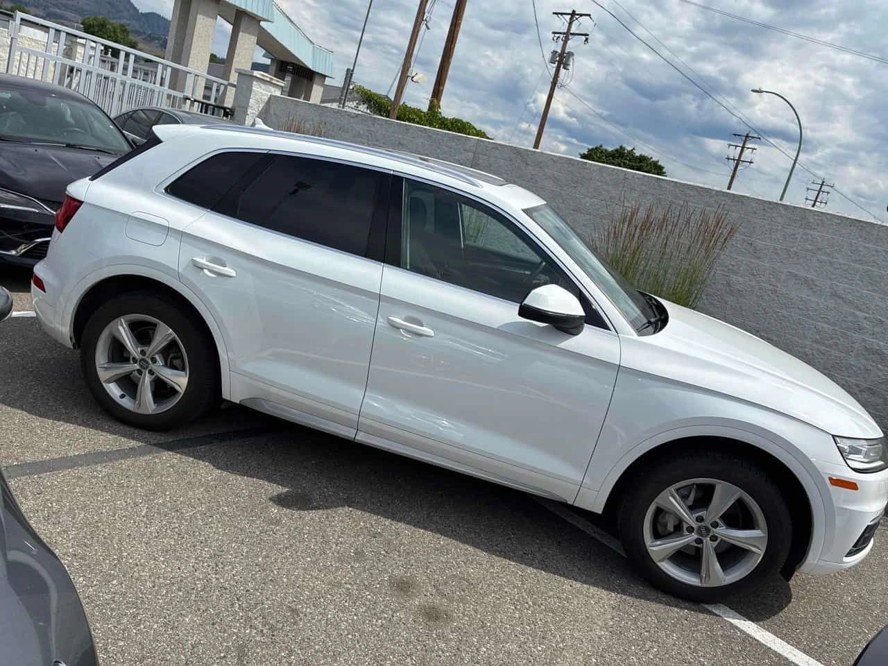 Audi Q5 * PROGRESSIV * CARFAX * БЕЗ ПЪРВОНАЧАЛНА ВНОСКА, снимка 7 - Автомобили и джипове - 55645682