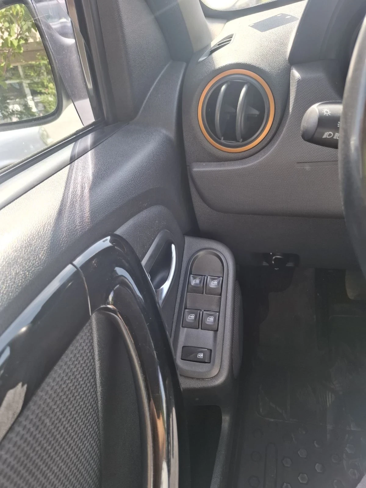 Dacia Duster, снимка 11 - Автомобили и джипове - 55876965