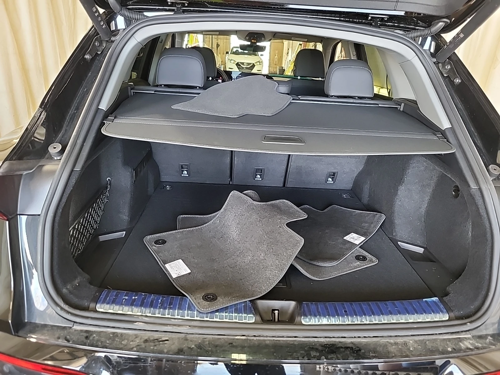 Audi Q5 TECHNIK* Хедъп* Подгев* Дистроник, снимка 13 - Автомобили и джипове - 56421911