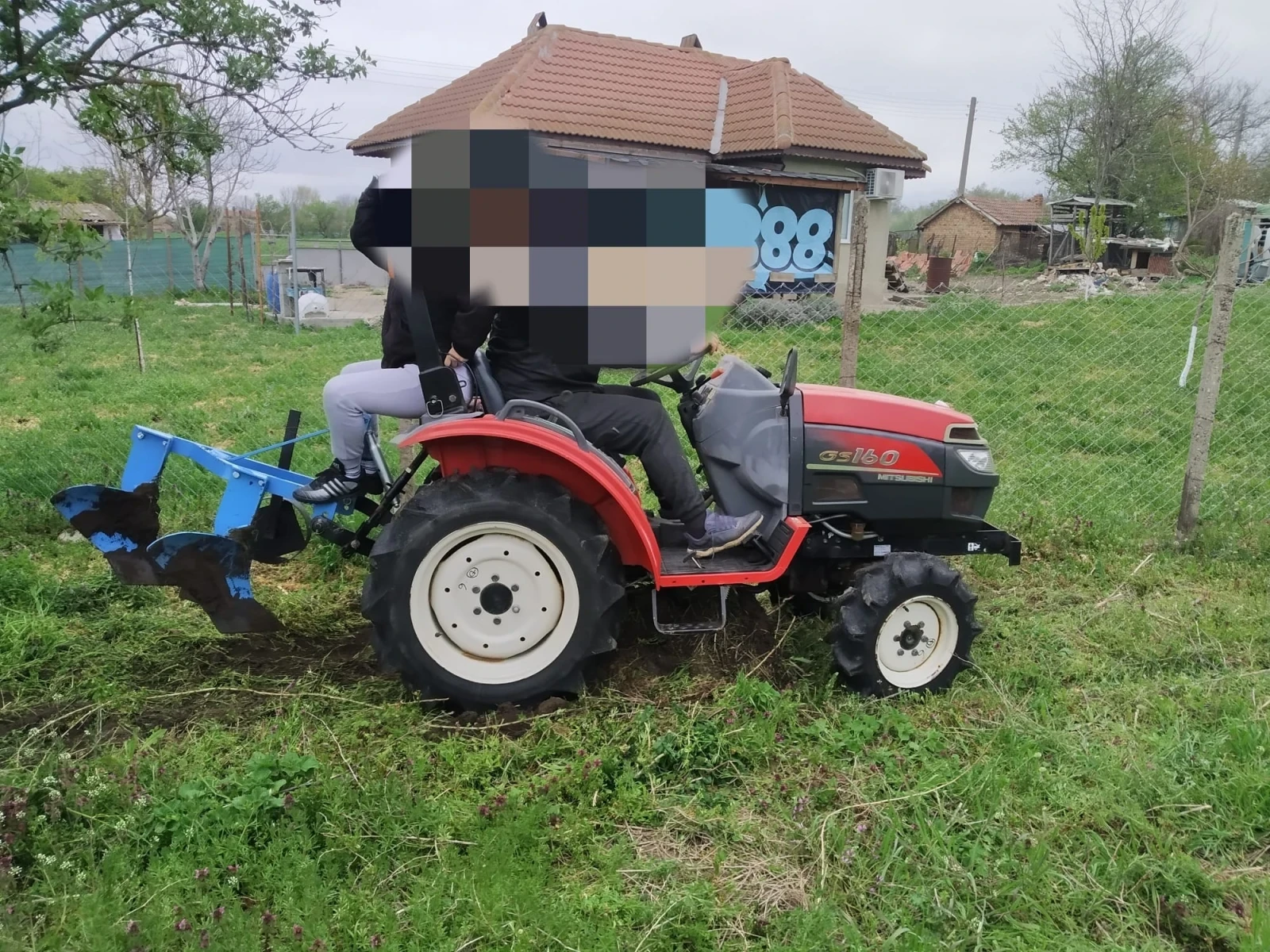 Трактор Mitsubishi CS 160, снимка 3 - Селскостопанска техника - 55159396