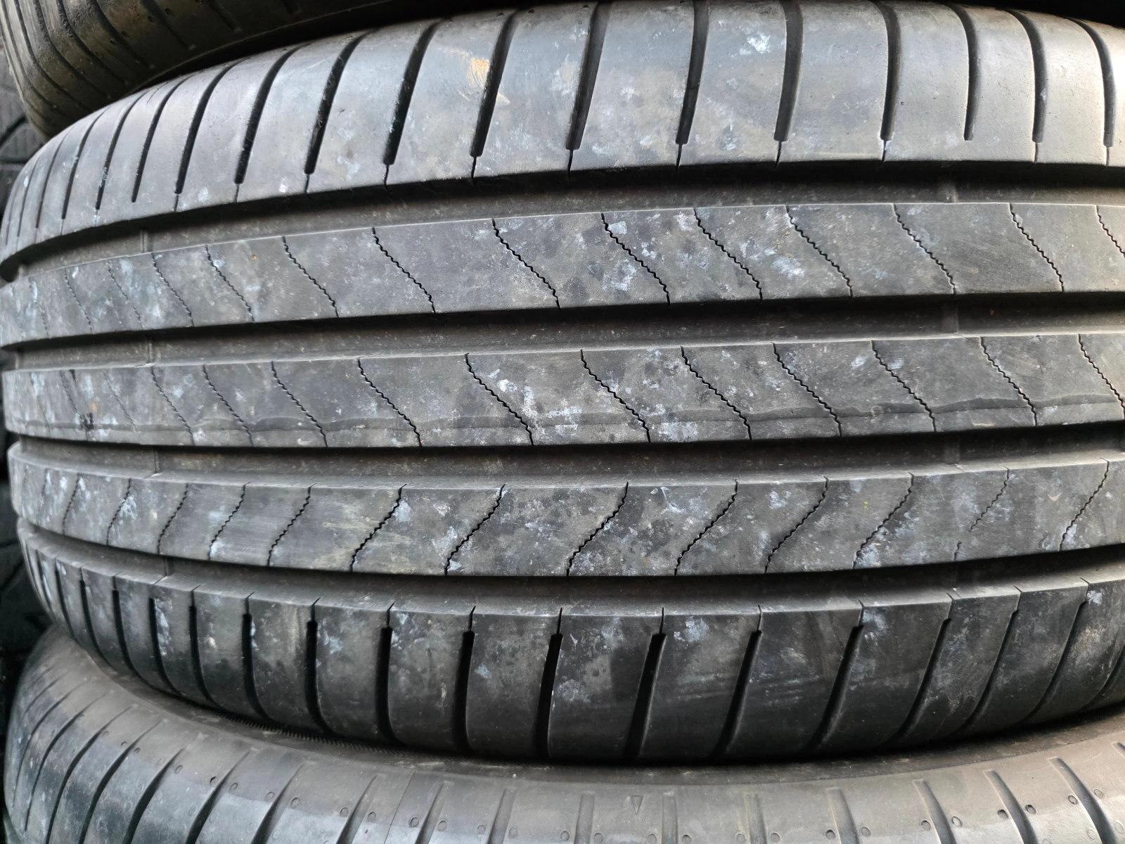 Гуми Летни 235/55R19, снимка 3 - Гуми и джанти - 53769107