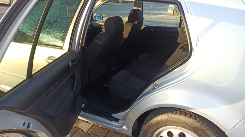 VW Golf 1.8Т GTI, снимка 8 - Автомобили и джипове - 48308875