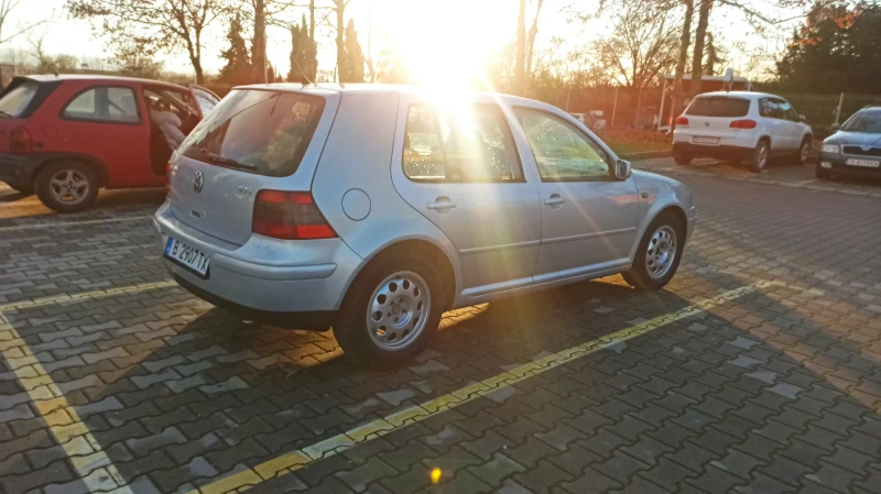 VW Golf 1.8Т GTI, снимка 4 - Автомобили и джипове - 48308875