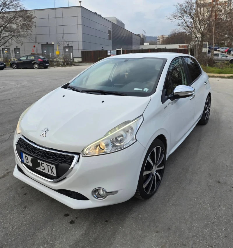 Peugeot 208, снимка 1 - Автомобили и джипове - 48580921