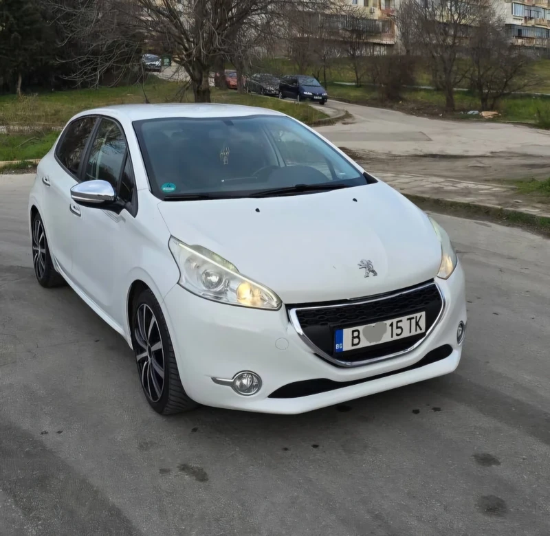 Peugeot 208, снимка 2 - Автомобили и джипове - 48580921