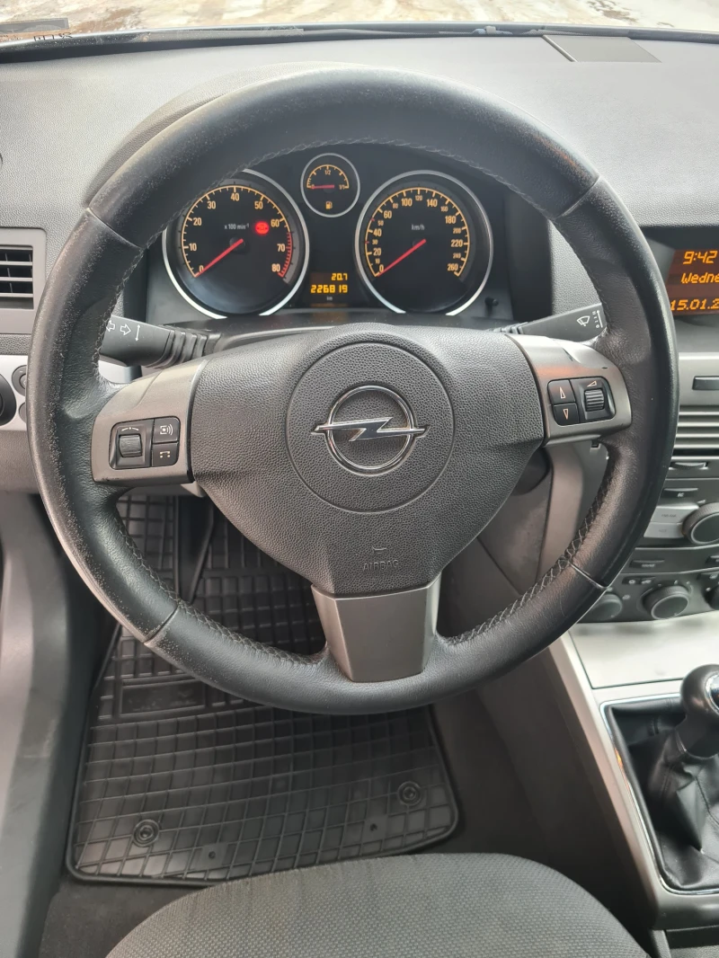 Opel Astra 1.6 климатик , снимка 5 - Автомобили и джипове - 49436310