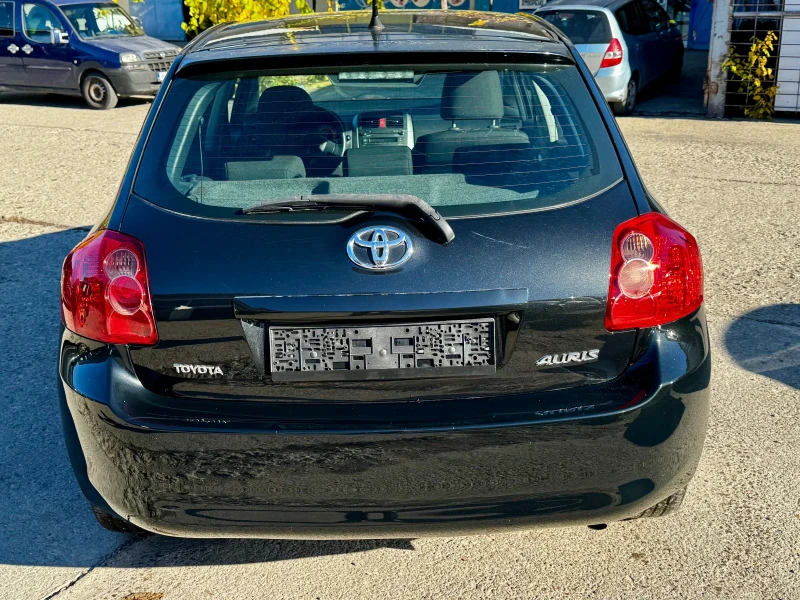 Toyota Auris 1.33 100кс, снимка 5 - Автомобили и джипове - 52234403