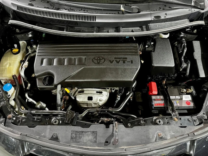 Toyota Auris 1.33 100кс, снимка 17 - Автомобили и джипове - 52234403
